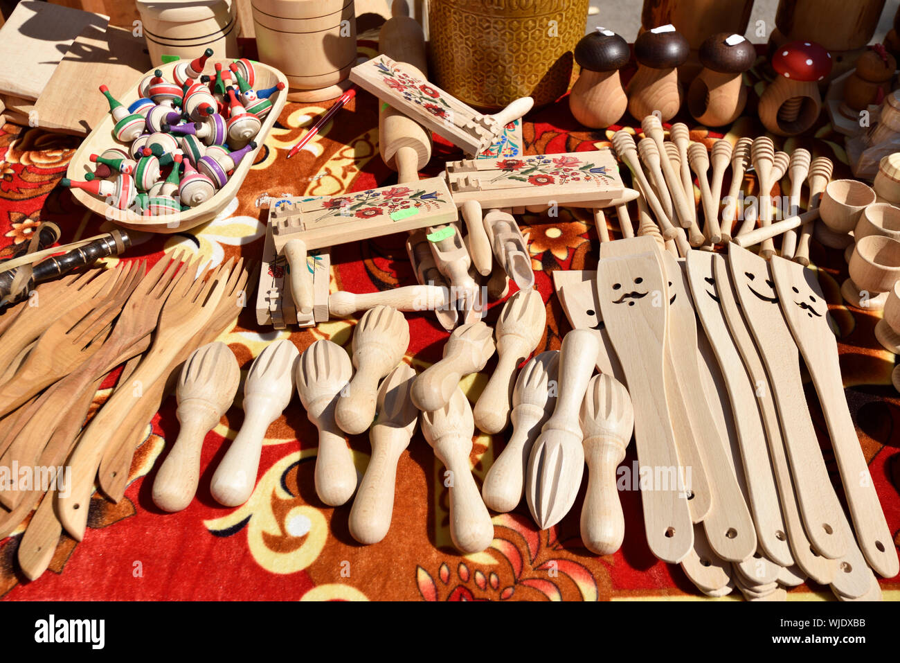 De l'artisanat d'un marché traditionnel à BIERTAN, un village saxon en Transylvanie. Site du patrimoine mondial de l'Unesco. Comté de Sibiu, en Transylvanie. Roumanie Banque D'Images