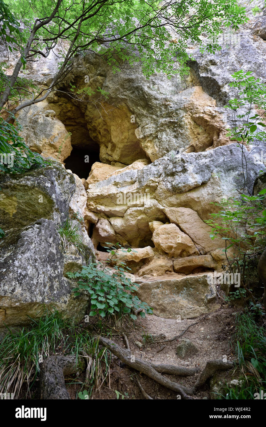 Le monastère d'Ivanovo creusées dans le roc est un monastère orthodoxe bulgare cave datant du 13e siècle. Site du patrimoine mondial de l'UNESCO. Bulgarie Banque D'Images