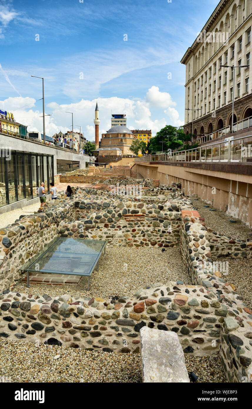 Ruines romaines du complexe archéologique de Serdica, le romain dans le centre-ville de Sofia. Sofia, Bulgarie Banque D'Images