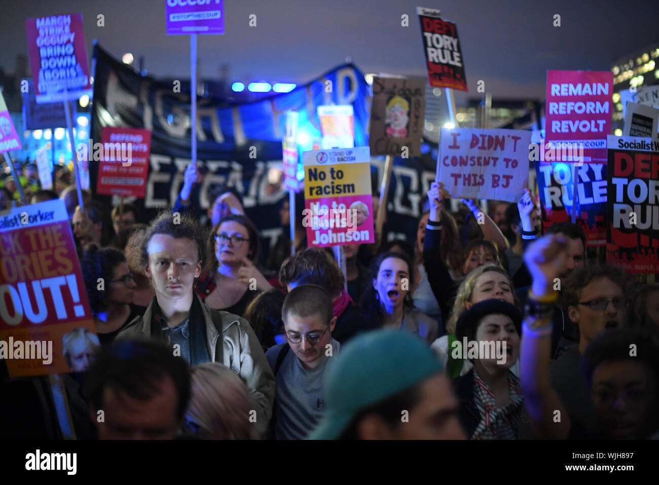 Brexit protestataires à Westminster, Londres, que les députés prennent part à un débat d'urgence sur une nouvelle loi pour bloquer un no-deal Brexit.. Banque D'Images