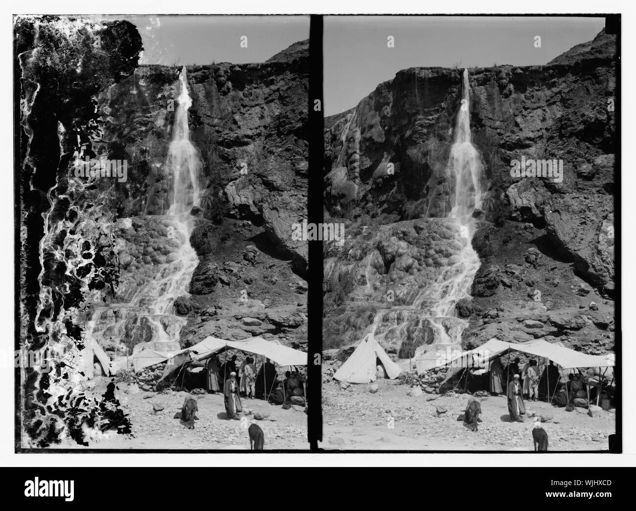 Les bains chauds d'Hérode de l'Athenian Callirhoe. Wadi Zerka principaux. La cascade et baigneurs' camp Banque D'Images