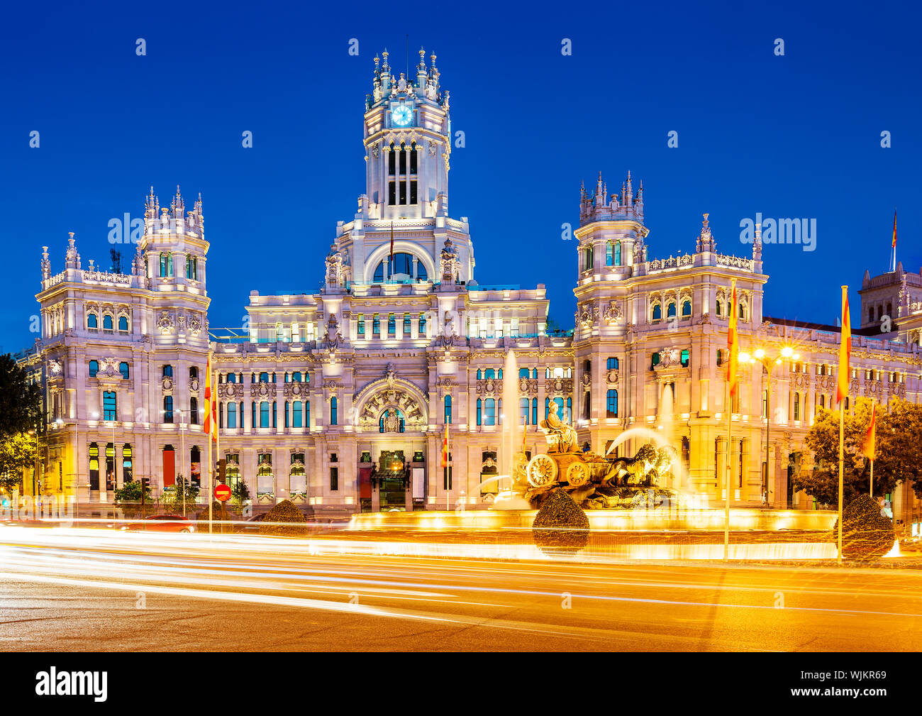 Plaza de la Cibeles (Cybele's Square) - Bureau de poste Central (Palacio de Comunicaciones), Madrid, Espagne. Banque D'Images