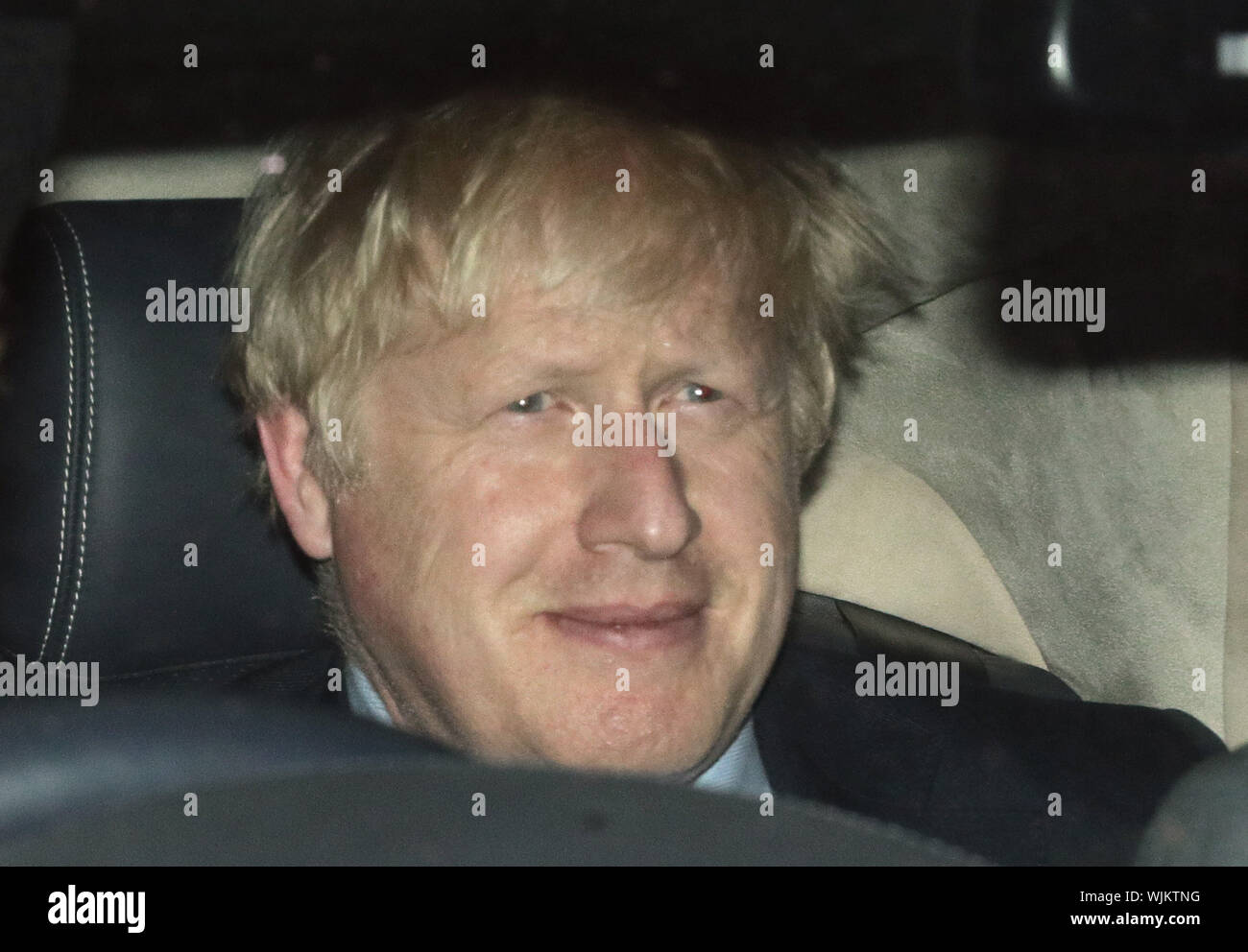 Premier ministre Boris Johnson quitte la Chambre des communes, Londres après députés ont voté en faveur d'autoriser une contre-partie alliance de prendre le contrôle de la Chambre des communes le mercredi de l'ordre du jour dans le but de bloquer un no-deal Brexit le 31 octobre. Banque D'Images