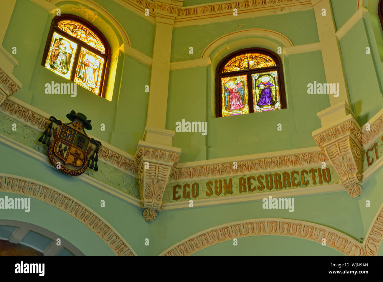 Cimetière Colon (Cementerio de Cristóbal Colón)- Chapelle intérieur, La Habana (La Havane), La Havane, Cuba Banque D'Images