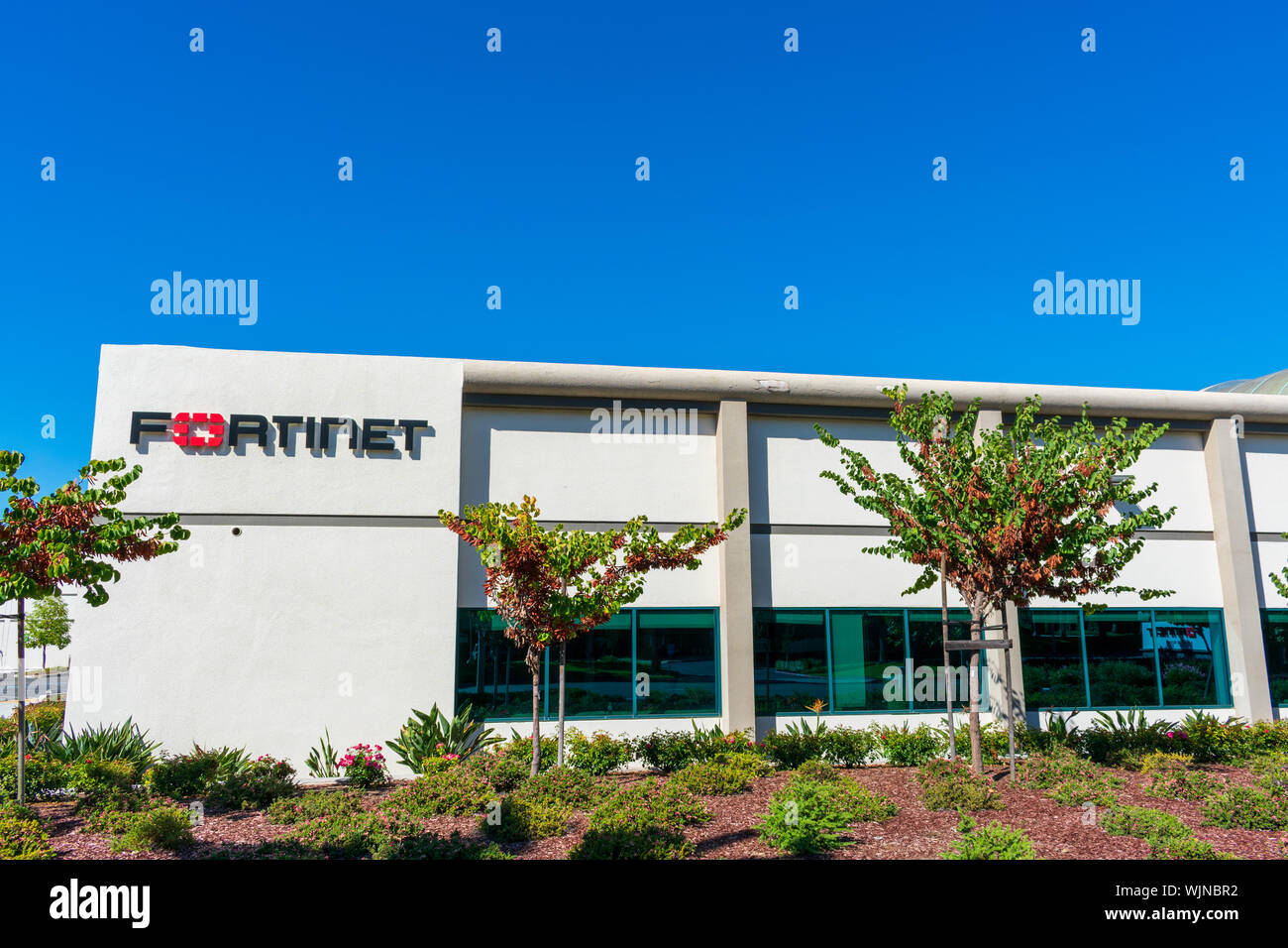 Fortinet signe à la cybersécurité au siège de l'entreprise dans la Silicon Valley, haute technologie de San Francisco Bay Area Banque D'Images