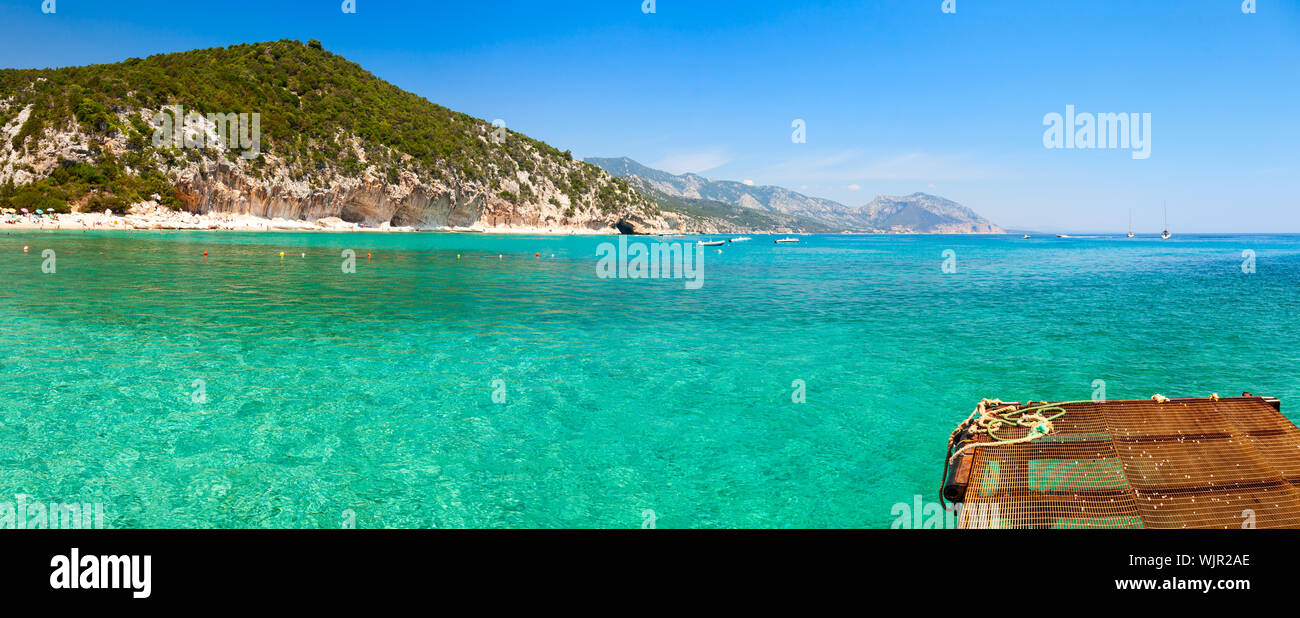 Vue panoramique de Cala Luna cove au Golfe d'Orosei en Sardaigne Banque D'Images