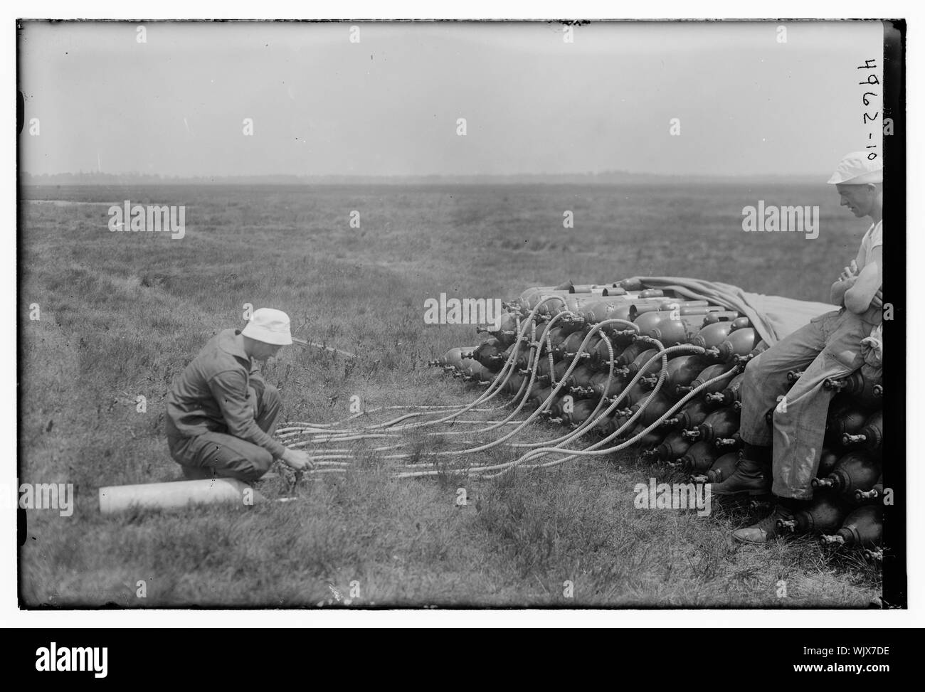 Le gaz hydrogène pour la dirigeable britannique R34, à Roosevelt Field, près de Mineola, Long Island, 1919 Banque D'Images