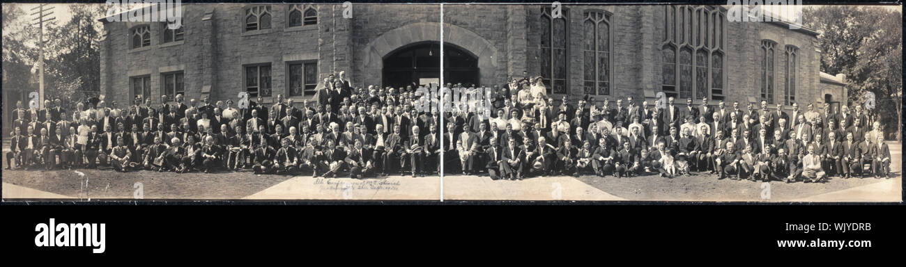 Ill. de E.M. Conférence Église, Jacksonville, Illinois, le 19 septembre '10 ; les hommes en photo ont retiré leur chapeau. Banque D'Images