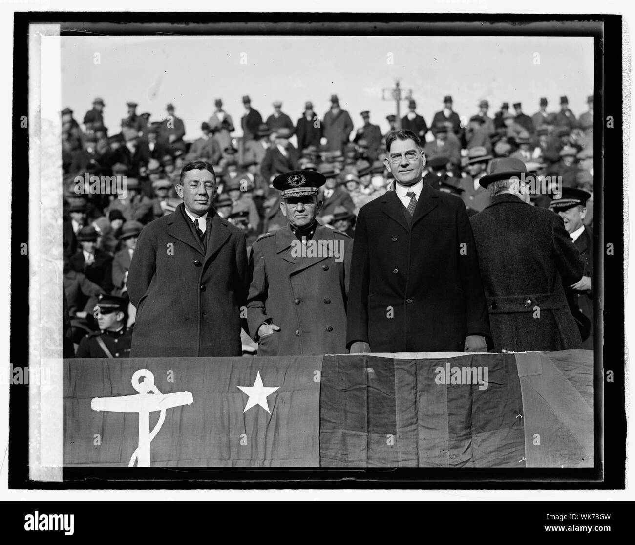 J. D. Robinson, le général Lejeune, & Wilburn à C.U.- Quantico jeu, 10/31/25 Banque D'Images