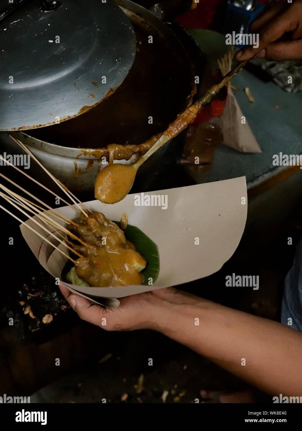 Sate Padang. Satay de boeuf de Padang, à l'Ouest de Sumatra. Banque D'Images