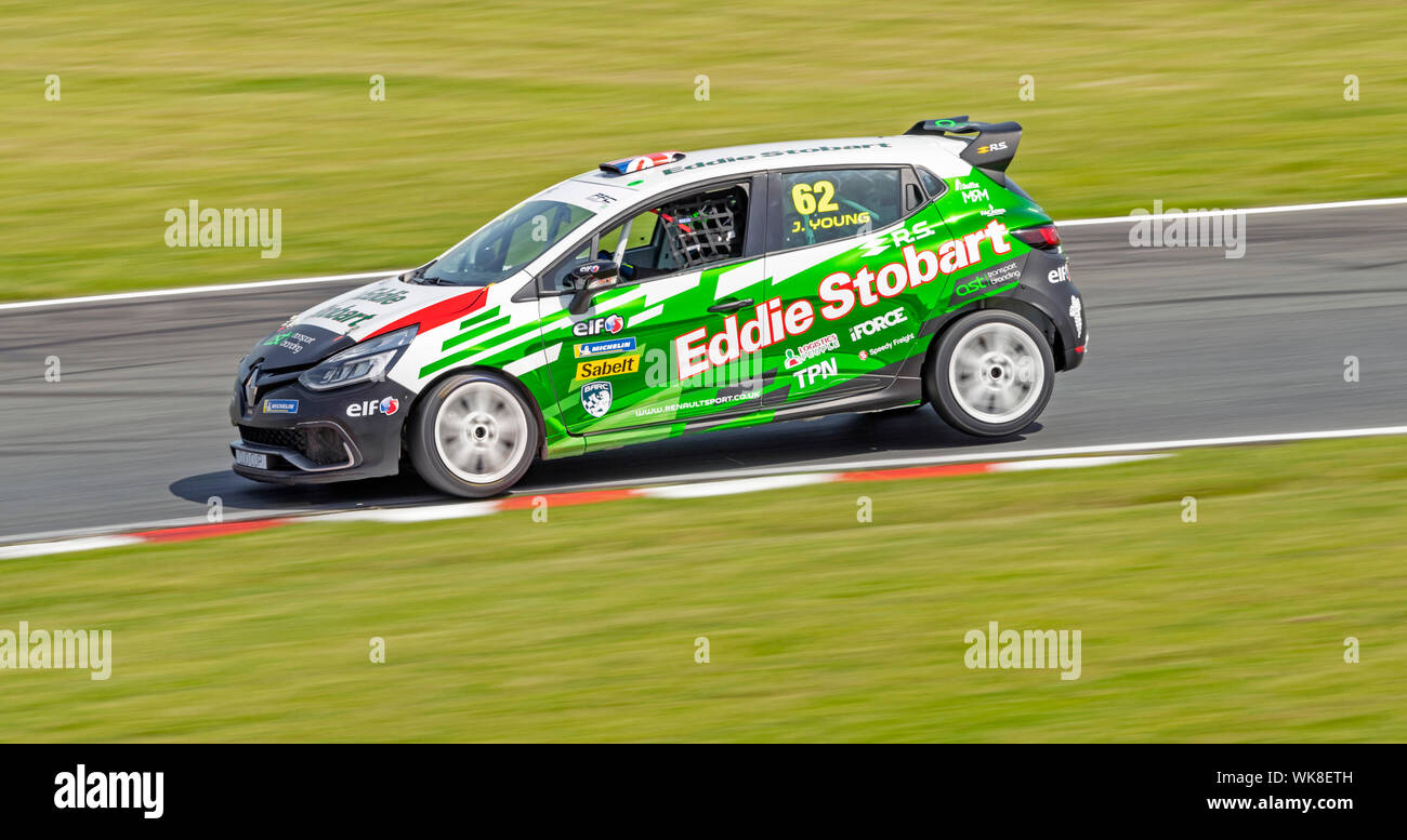 Renault Clio Cup pratique à Oulton Park, location 62, Jack Young, MRM Banque D'Images