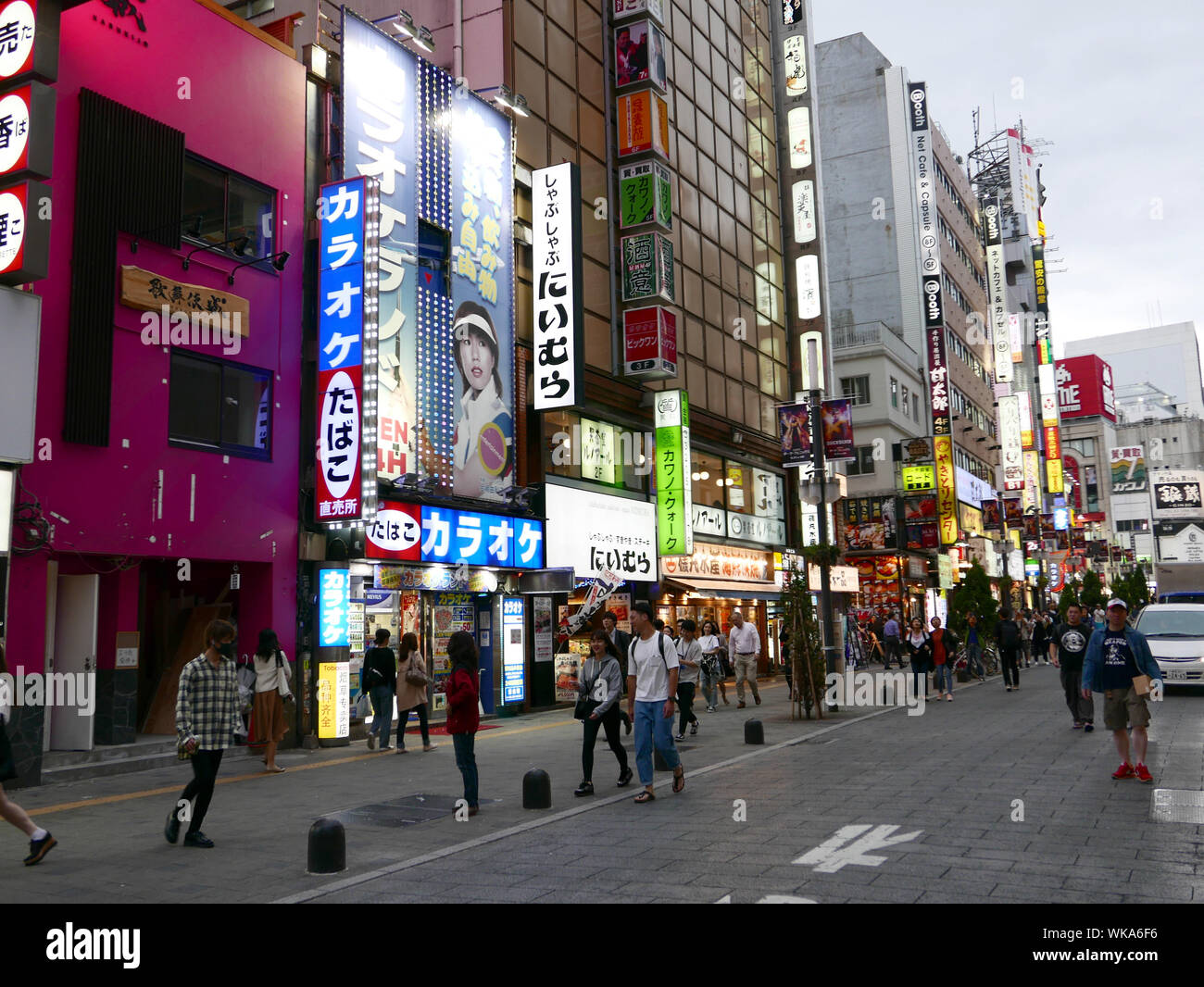 Japon - photo de Sean Sprague Shinjuku, Tokyo, par nuit. Banque D'Images