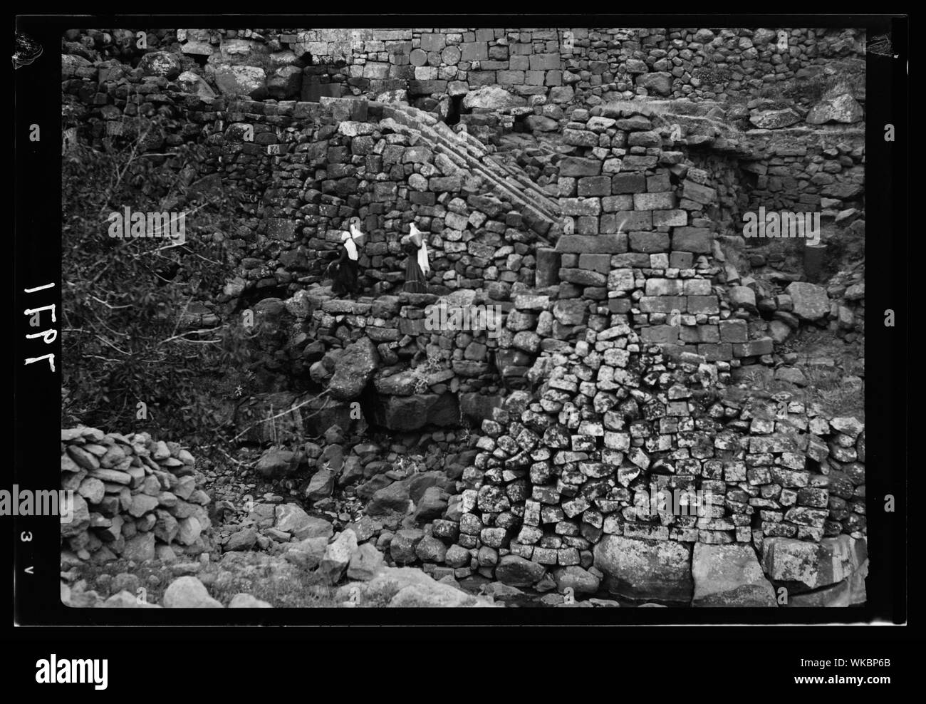 Djebel el-Druzes et Hauran. Kanawat. Pistes pour les moulins à eau romain Banque D'Images