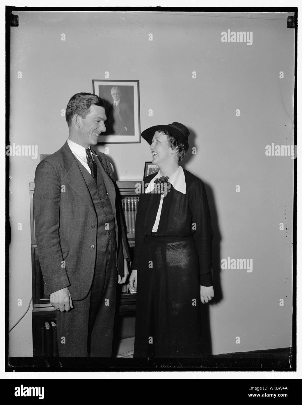 Jeff. standard. M. et Mme P.A. Proctor Standard Jefferson ; Assurance-vie La sécurité américaine Bld., 4/25/38 Banque D'Images Jeff. standard. M. et Mme P.A. Proctor Standard Jefferson ; Assurance-vie La sécurité américaine Bld., 4/25/38 Banque D'Images