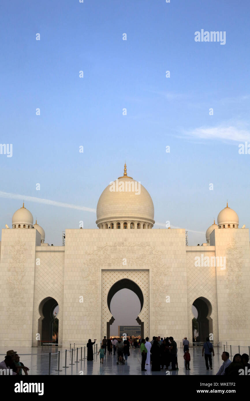Dôme principal. Mosquée Sheikh Zayed. 1995. Abou Dhabi. / La Mosquée Sheikh Zayed. 1995. Émirat d'Abu Dhabi. Banque D'Images