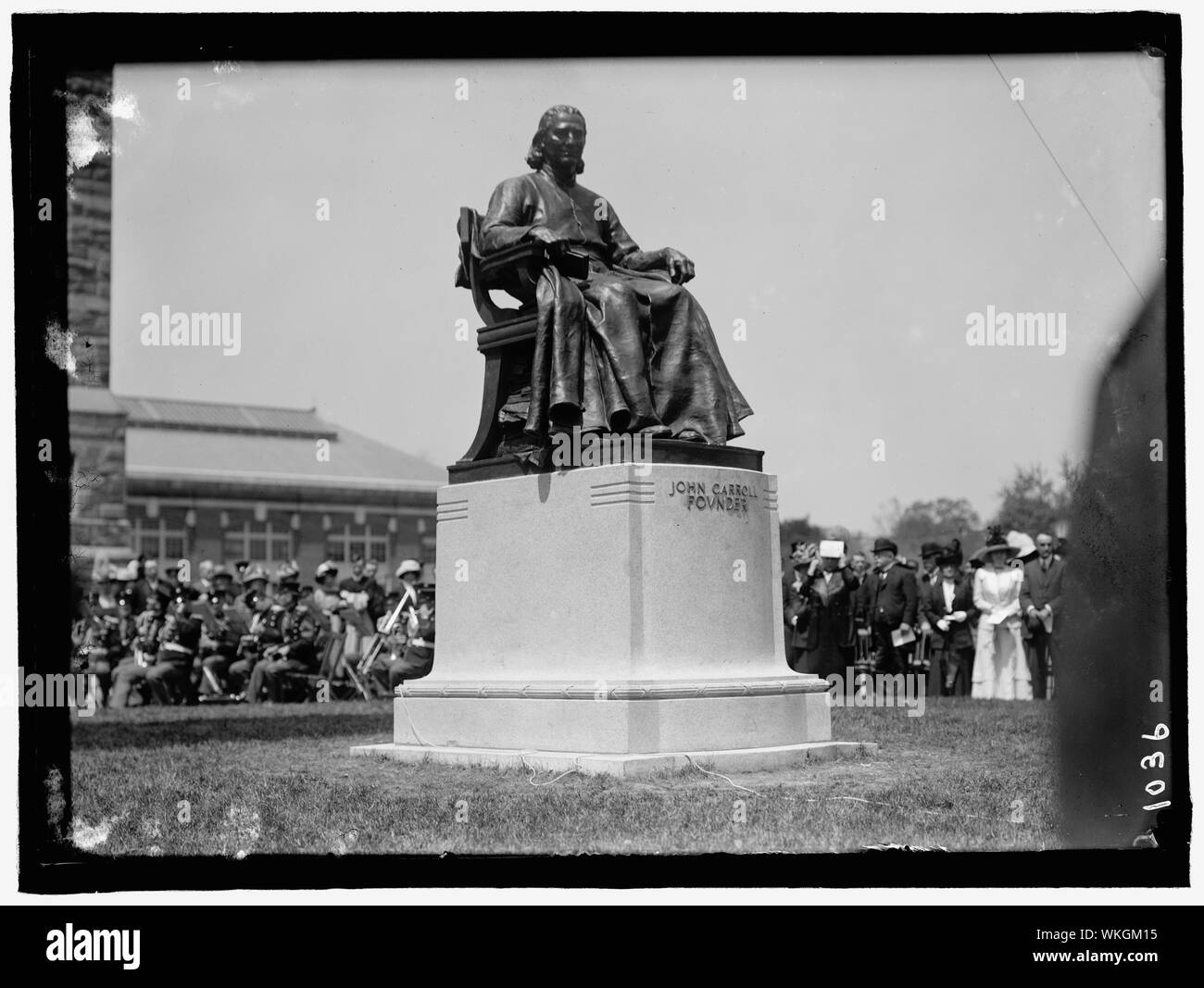 Photo gros plan de la statue l'évêque John Carroll à l'Université de Georgetown au cours de son inauguration le 4 mai 1912 Banque D'Images