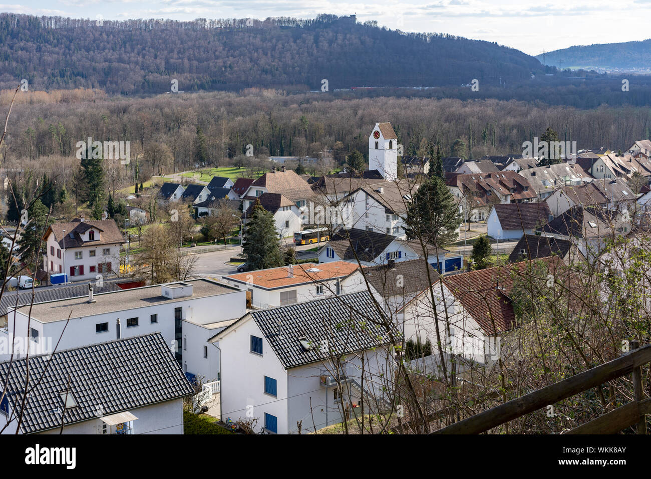Umiken est un village de la région de Brugg dans le canton suisse d'Argovie. Le village au nord de l'AAR a été jusqu'à la fin de 2009 un organisme indépendant municip Banque D'Images