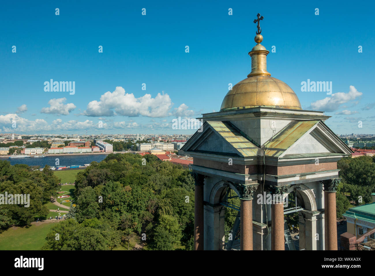 Vue exceptionnelle sur le toit de la Cathédrale St Isaac lors d'une journée ensoleillée en été, St Petersbourg, Russie Banque D'Images