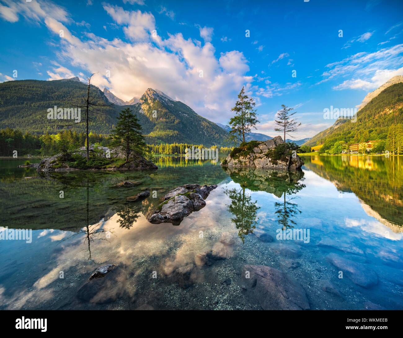 L'atmosphère du matin au lac Hintersee, Ramsau, Berchtesgadener Land, le parc national de Berchtesgaden, Allemagne Banque D'Images