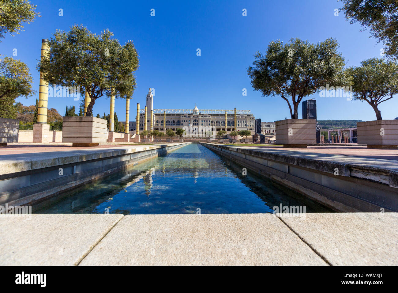 Le stade olympique de Barcelone a été le site de jeux Olympiques d'été de 1992 et est maintenant utilisé pour des concerts et autres événements. Banque D'Images