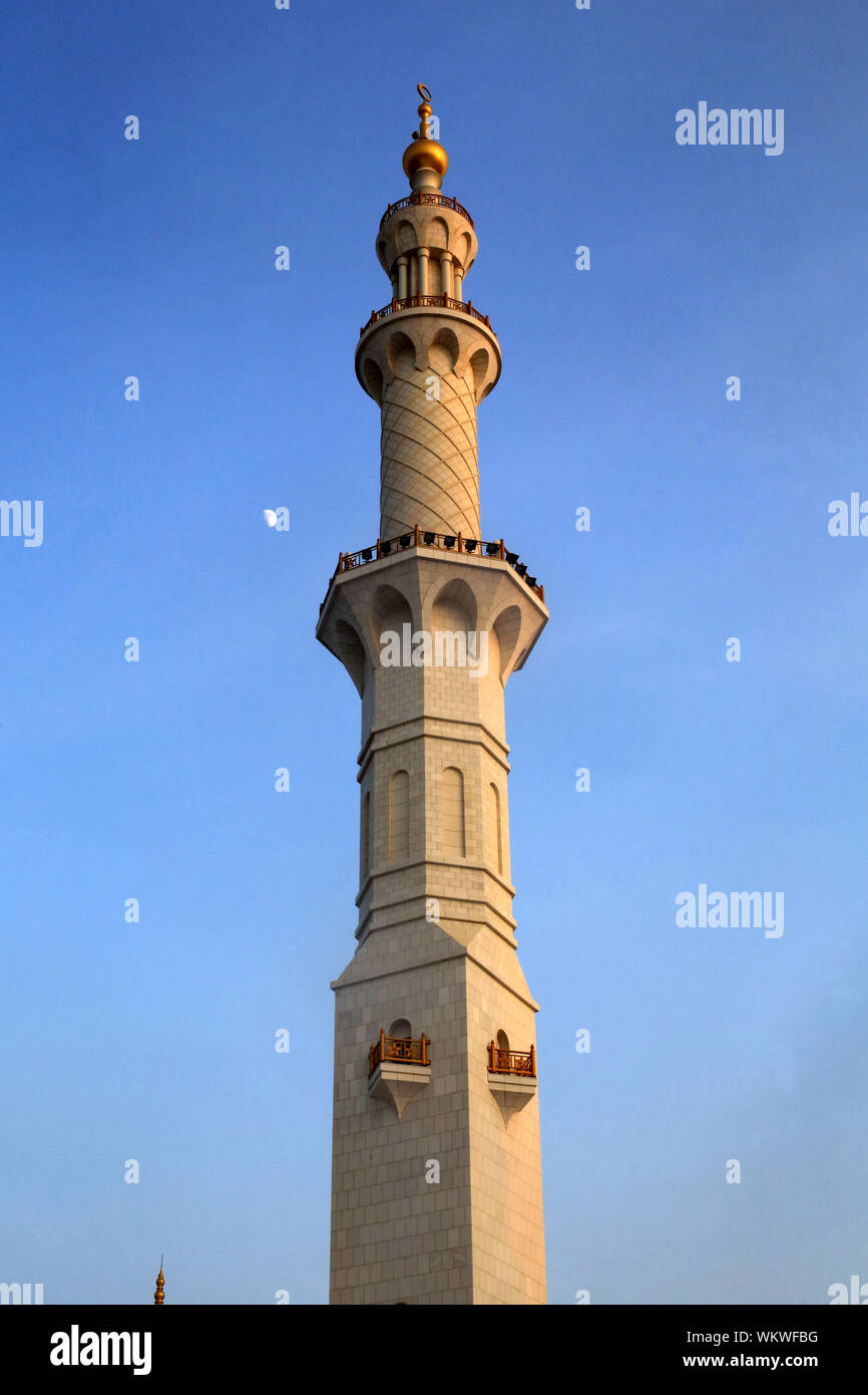 Minaret. Mosquée Sheikh Zayed. 1995. Abou Dhabi. / La Mosquée Sheikh Zayed. 1995. Émirat d'Abu Dhabi. Banque D'Images