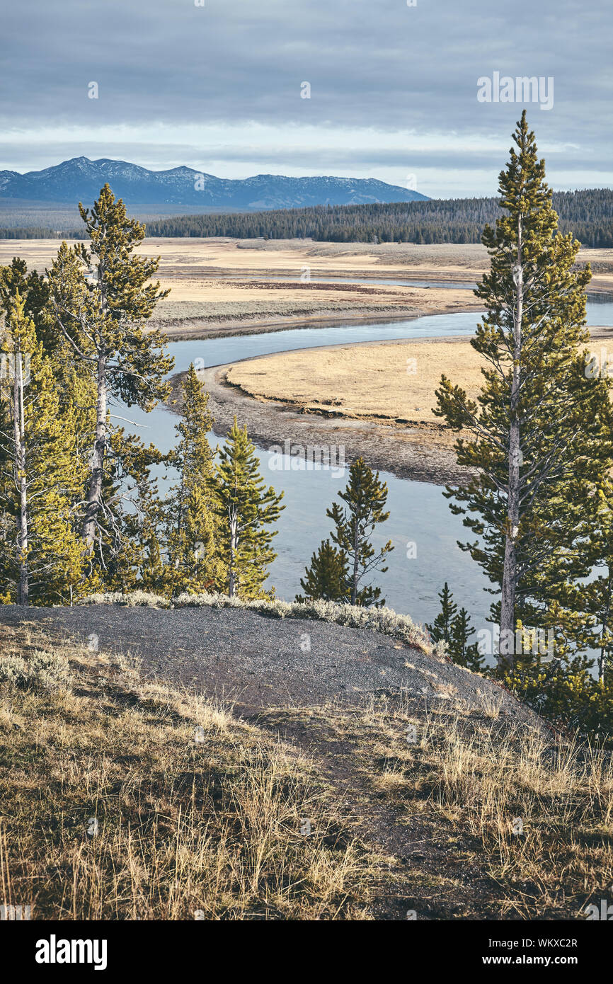 Paysage du Parc National de Yellowstone, harmonisation des couleurs appliquées, Wyoming, USA. Banque D'Images