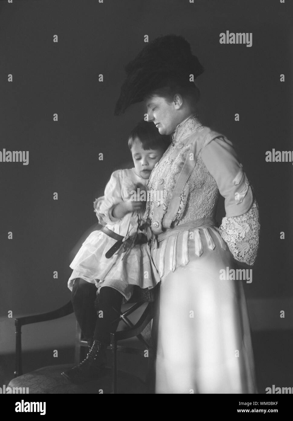 Première Dame Edith Roosevelt, Portrait avec fils Quentin, photo de Frances Benjamin Johnston, 1902 Banque D'Images
