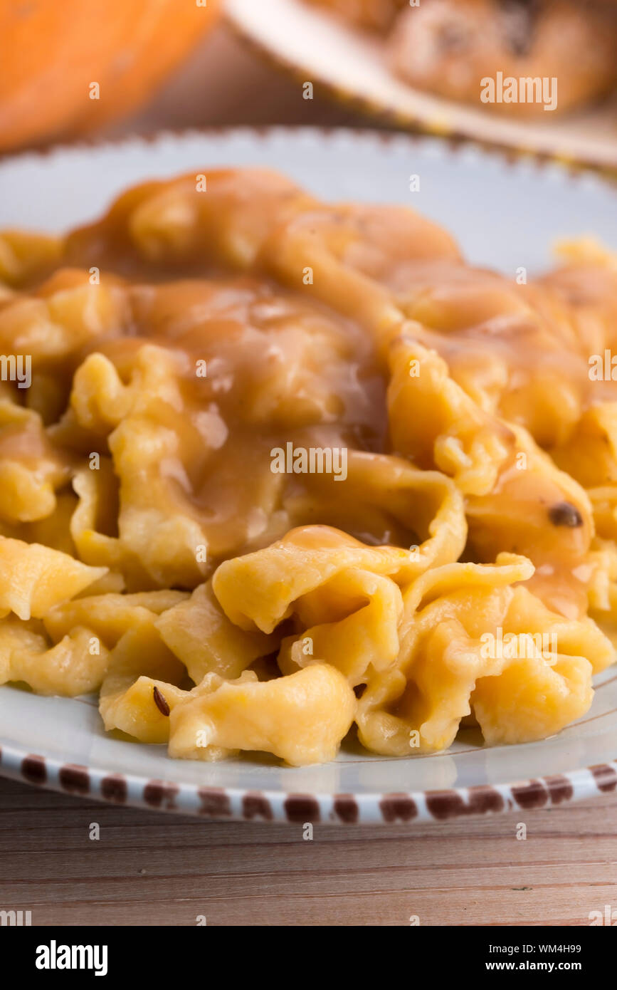 Tagliatelle aux champignons potiron maison Banque D'Images