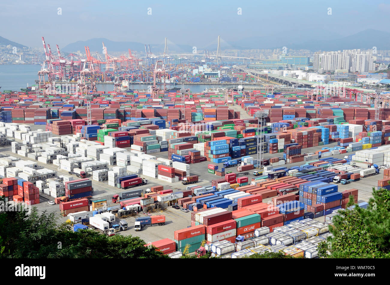 Une vue générale des grands conteneurs port de Busan CITY, Corée du Sud Banque D'Images