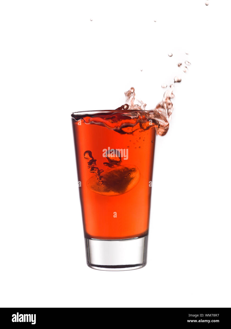 Dans un verre de limonade rouge Banque D'Images