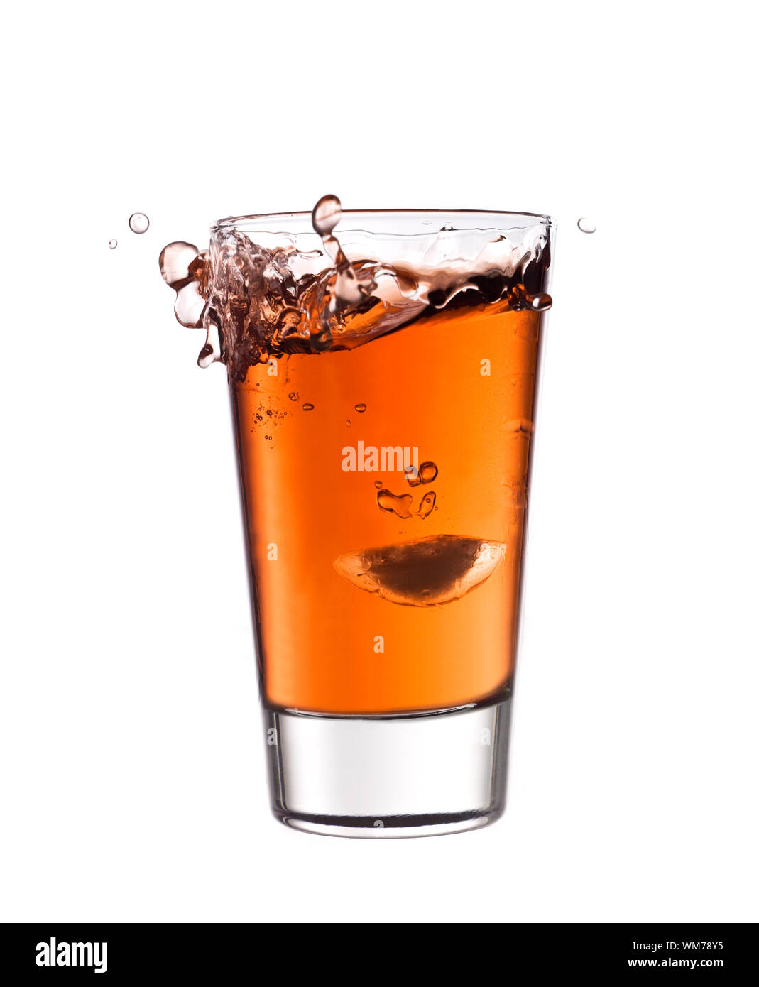 Dans un verre de limonade rouge Banque D'Images