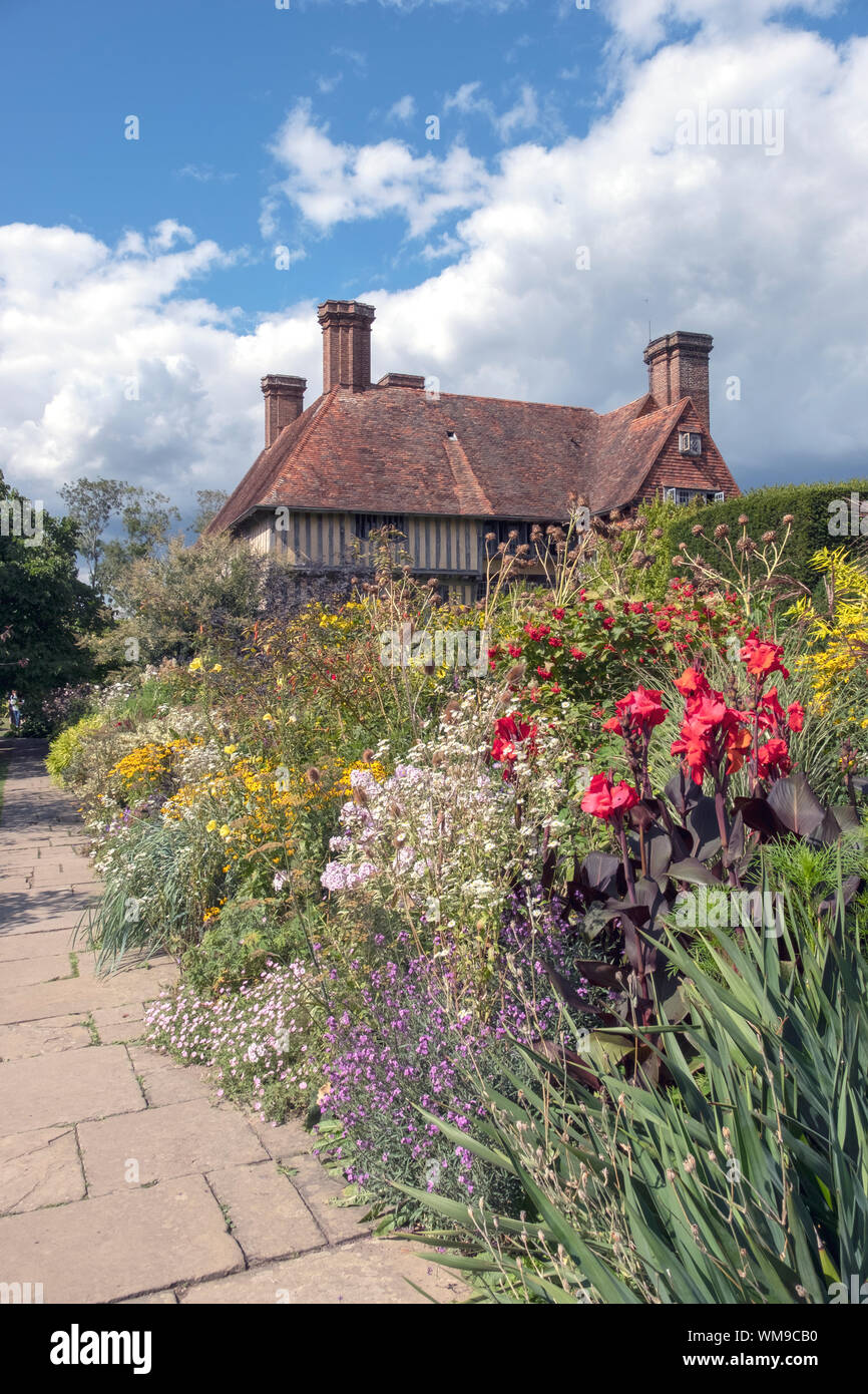Great Dixter house et le jardin, la maison du célèbre écrivain et concepteur de jardin Christopher LLoyd, Rye, East Sussex, UK Banque D'Images