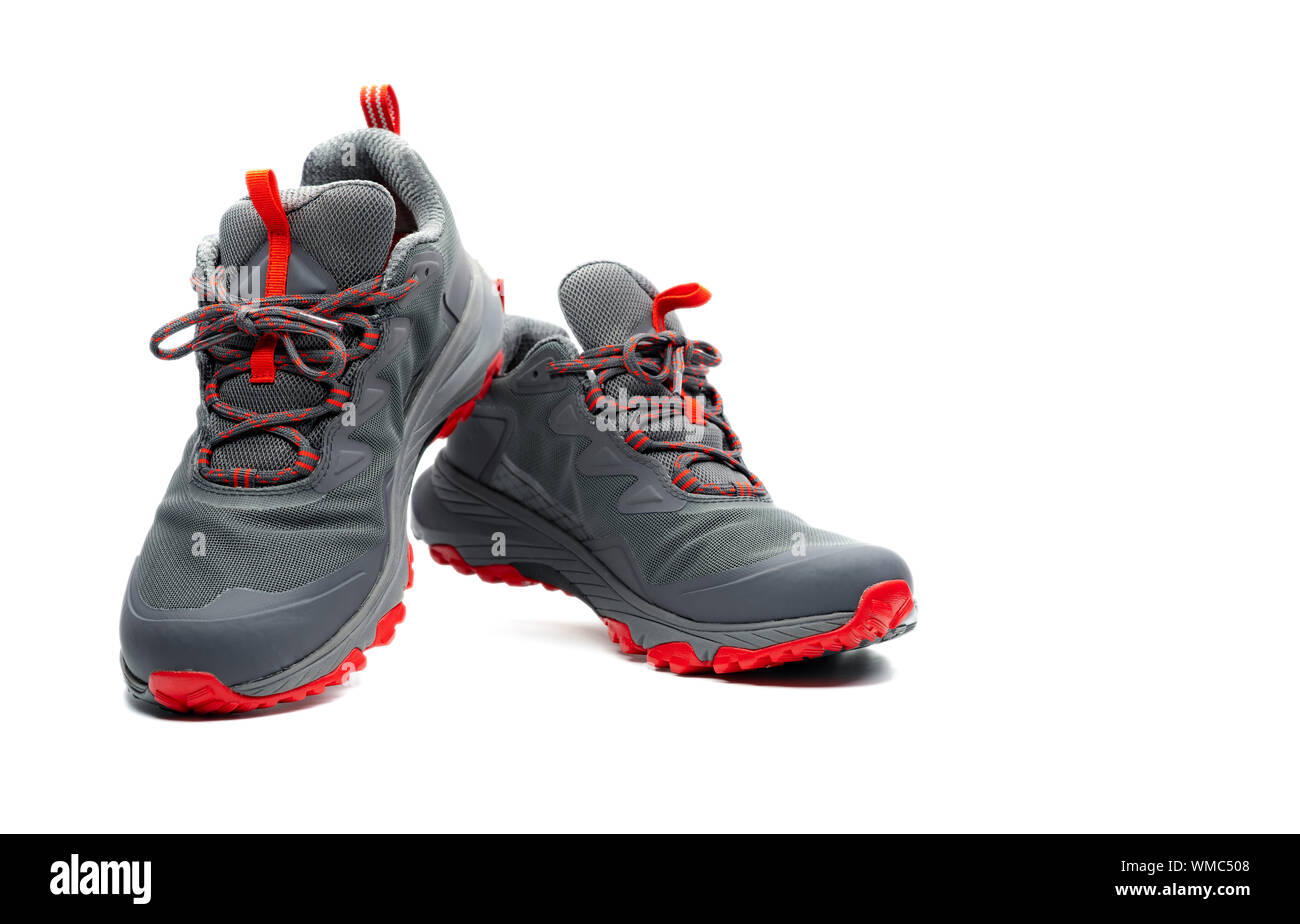 Chaussures de randonnée hommes isolé sur fond blanc. Rouge-gris chaussures de randonnée. Chaussures de sécurité pour l'escalade. Pignon d'aventure. Chaussure de trekking en caoutchouc léger Banque D'Images Chaussures de randonnée hommes isolé sur fond blanc. Rouge-gris chaussures de randonnée. Chaussures de sécurité pour l'escalade. Pignon d'aventure. Chaussure de trekking en caoutchouc léger Banque D'Images