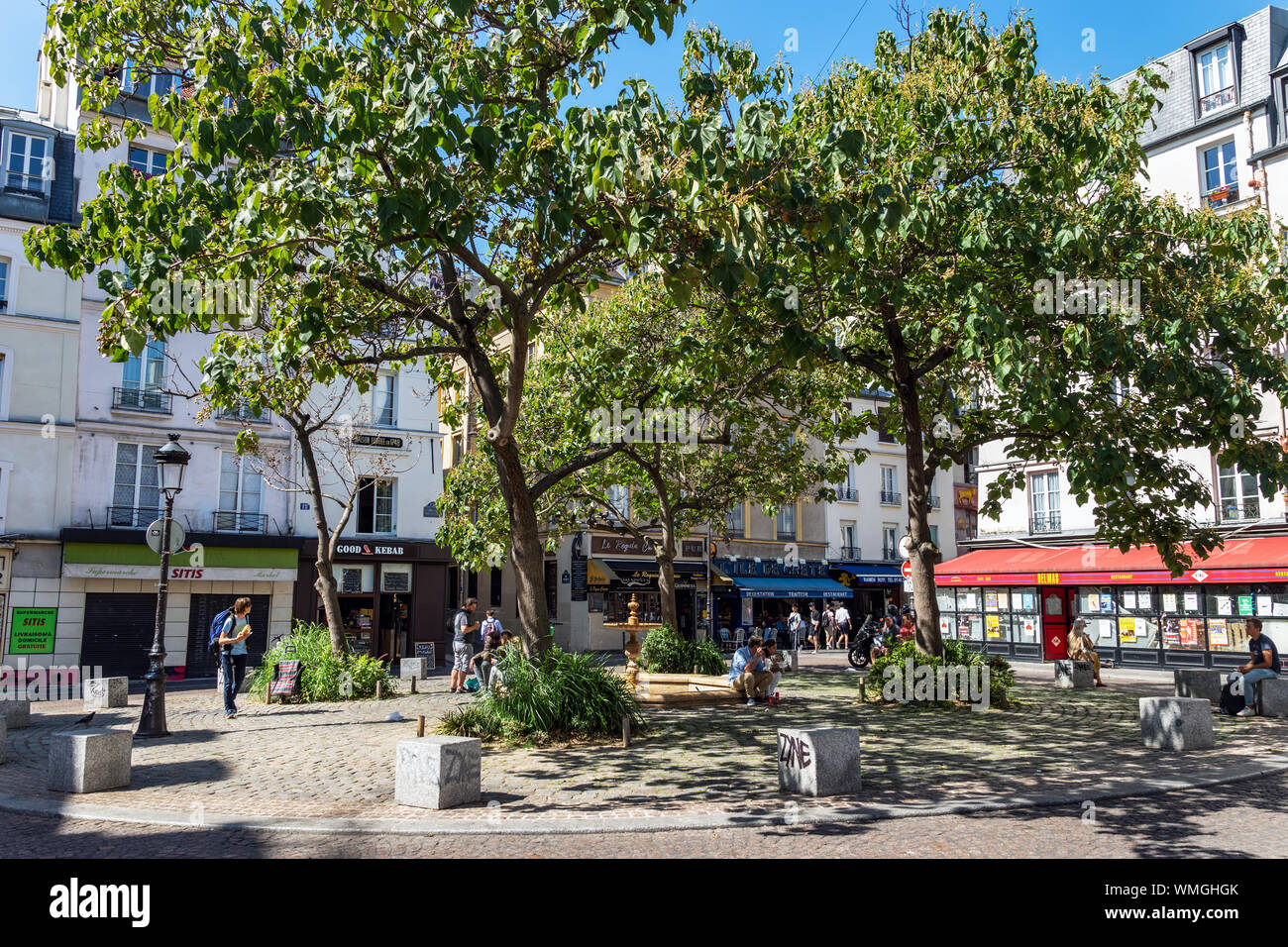Place de la Contrescarpe à Paris Banque D'Images