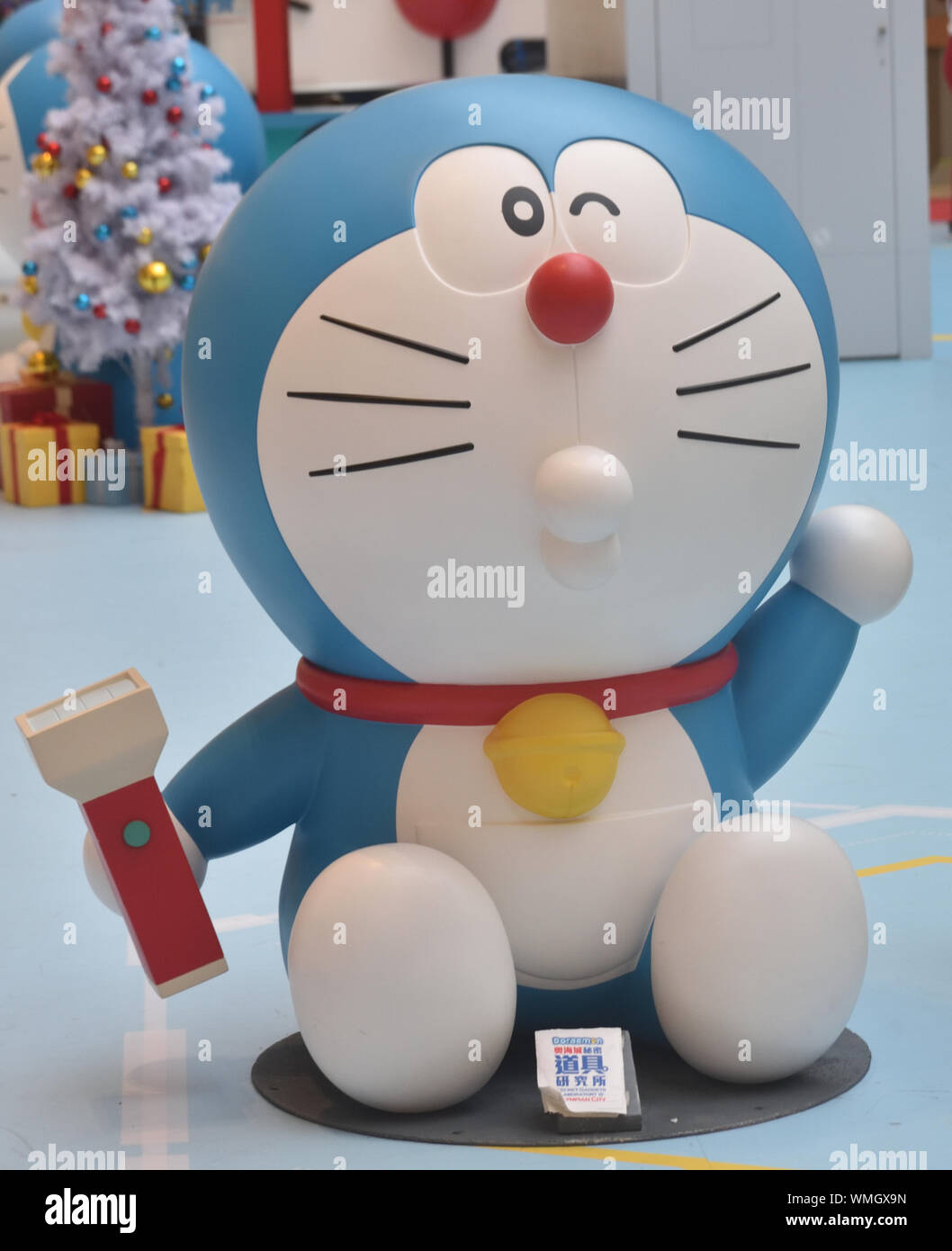 Doraemon avec sa torche magique Banque D'Images Doraemon avec sa torche magique Banque D'Images