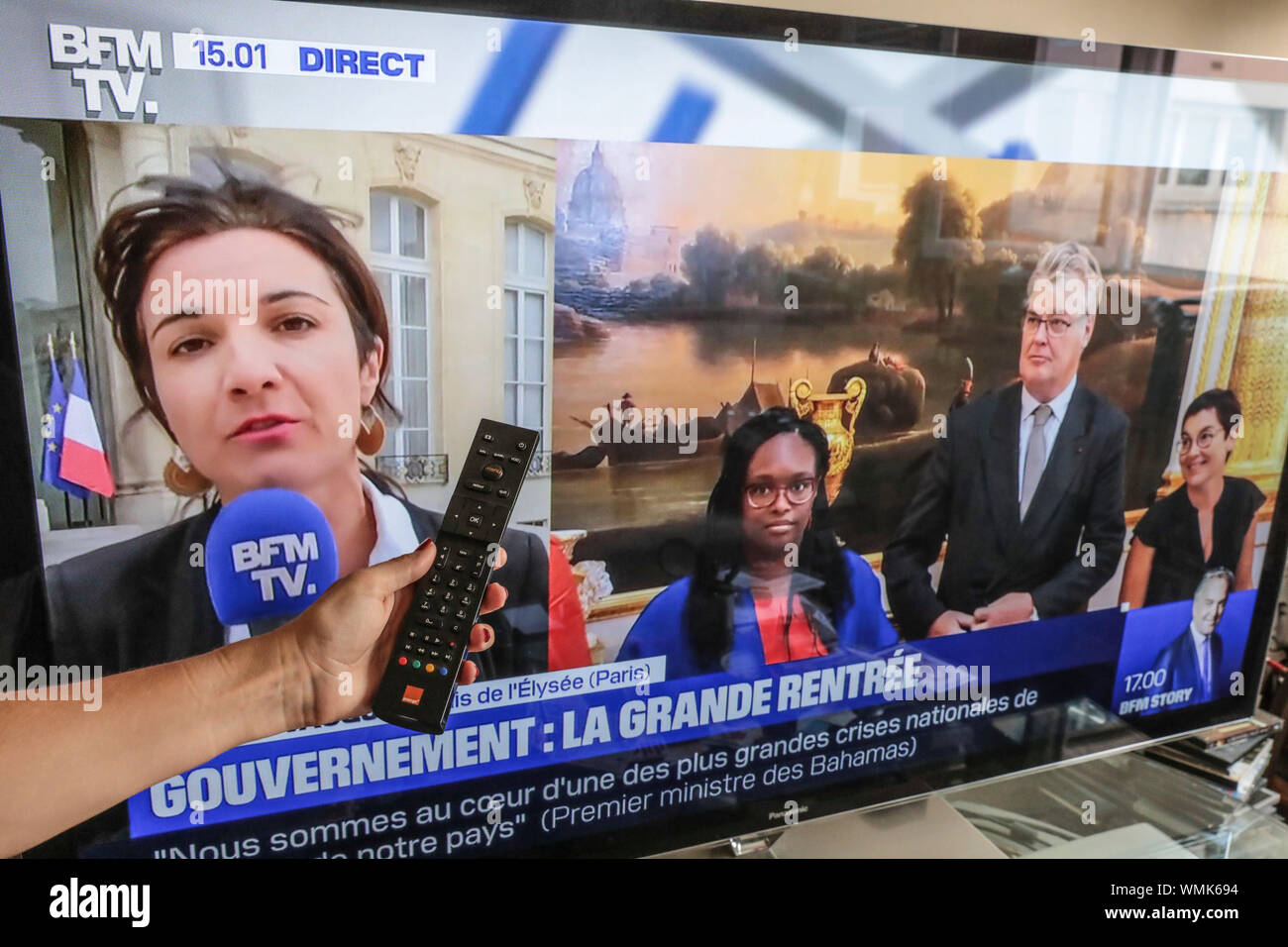 ORANGE EST SUR LE POINT DE COUPER LE SIGNAL TV SUR BFM-TV Banque D'Images