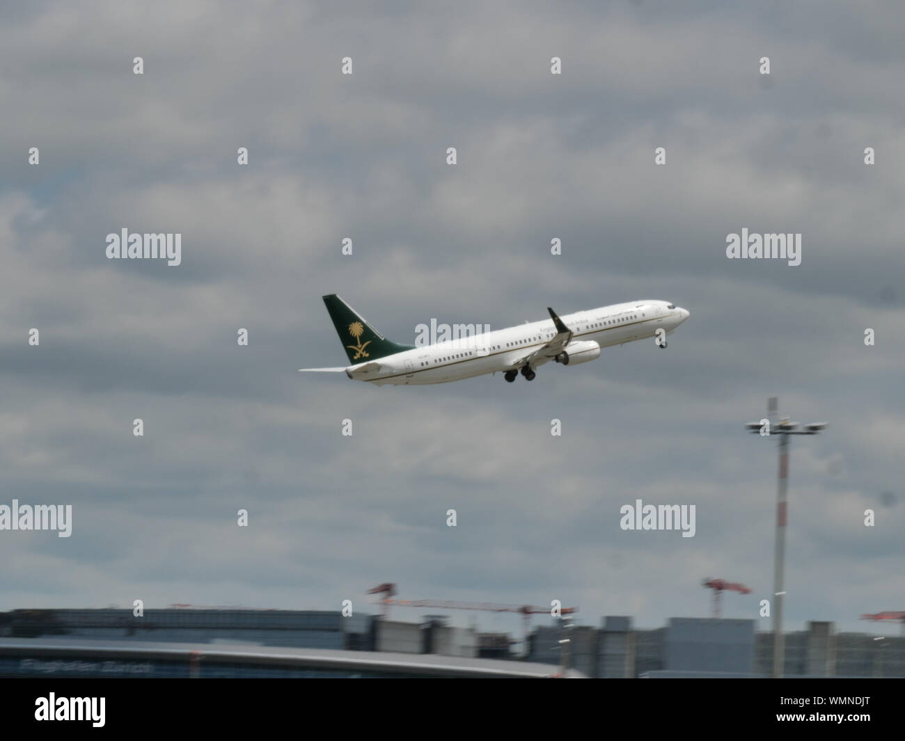 Gouvernement saoudien avion décollage à l'aéroport de Zurich Banque D'Images