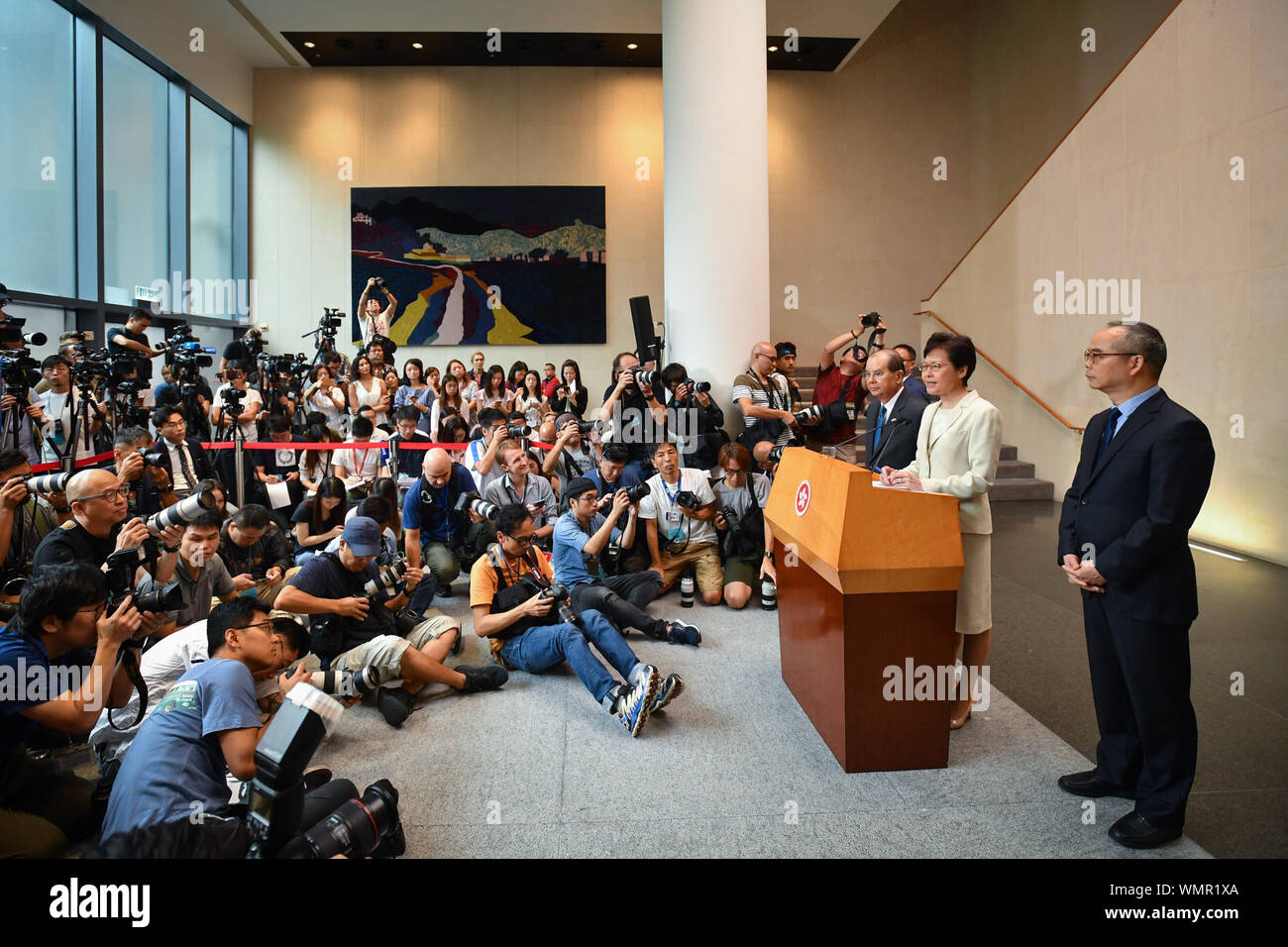 Hong Kong, Chine. 12Th Mar, 2019. Chef de l'exécutif de la Région administrative spéciale de Hong Kong (RASHK) Carrie Lam parle au cours d'une session multimédia à Hong Kong, en Chine, le 5 septembre 2019. Credit : Liu Dawei/Xinhua/Alamy Live News Banque D'Images