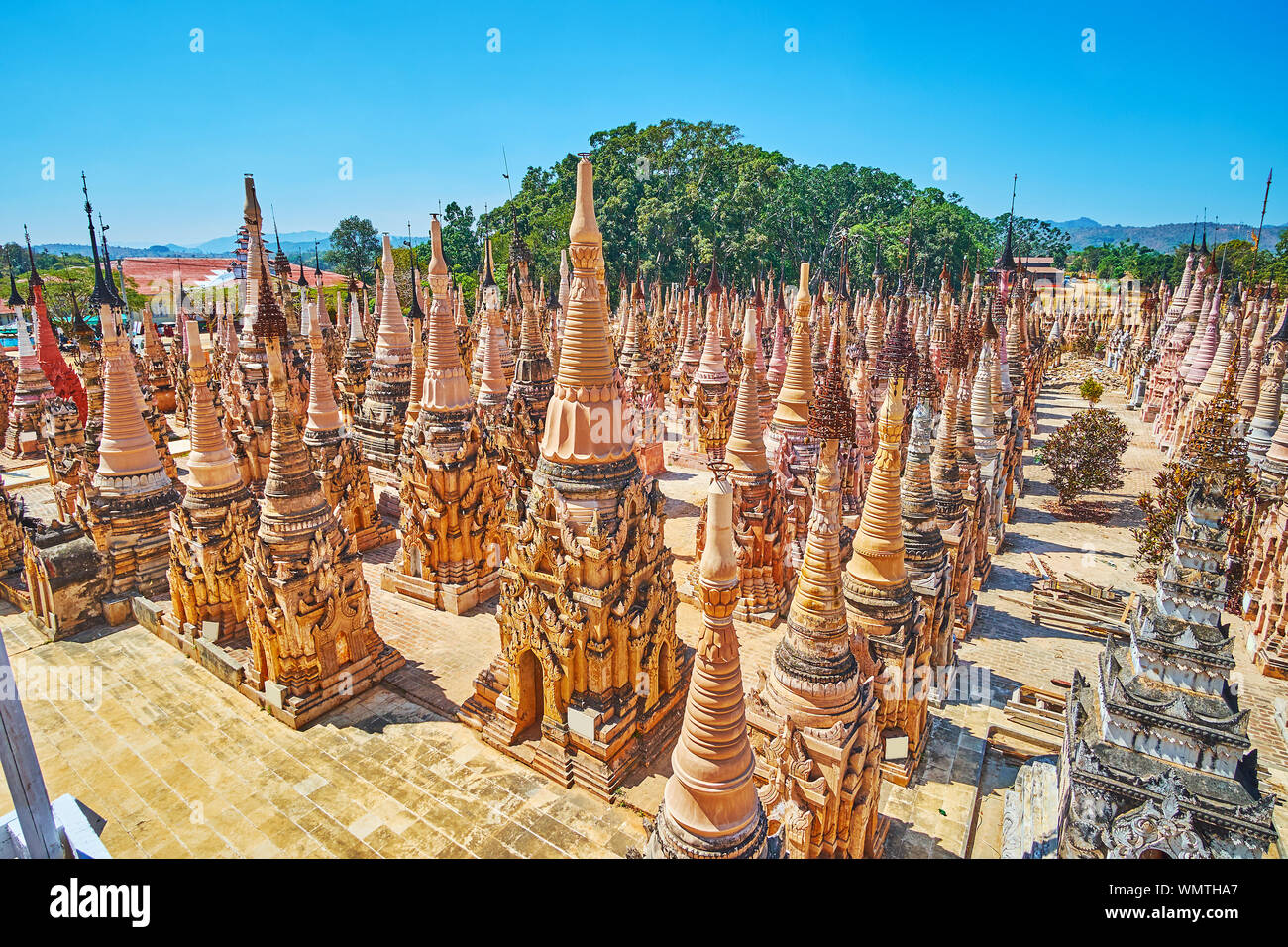 Site historique de Kakku pagodes est célèbre pour de nombreux stupas funéraires conservés, temples bouddhistes et des artefacts, situé sur Pa-Oh motifs, Myanmar Banque D'Images
