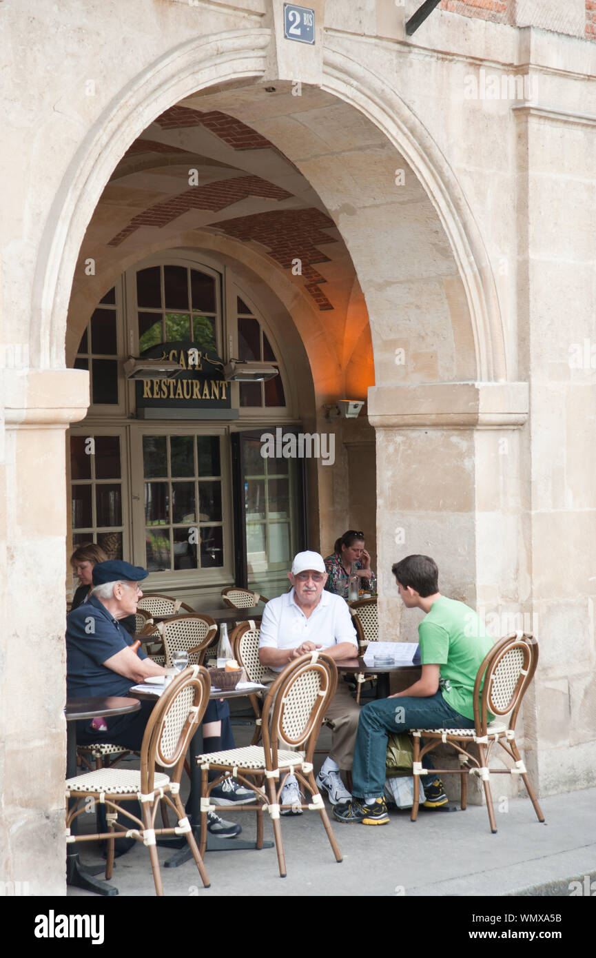 Paris, Place des Vosges Banque D'Images