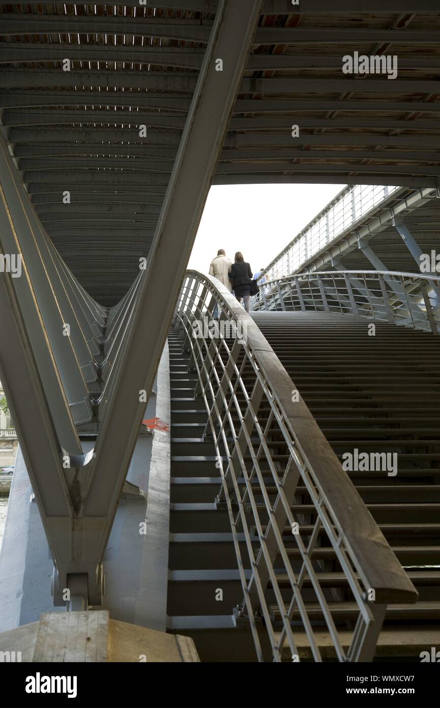 Paris, Passerelle Léopold-Sédar-Senghor, Marc Mimram 1999 Banque D'Images