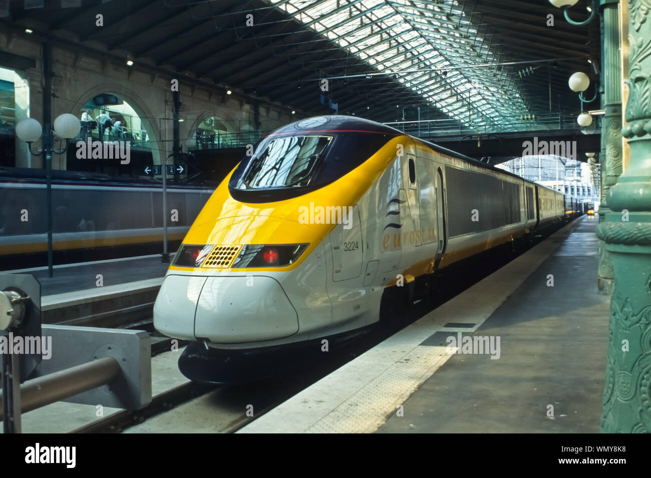 Paris, Hochgeschwindigkeitszüge suis Gare du Nord - Paris, Bullet Train à la Gare du Nord Banque D'Images
