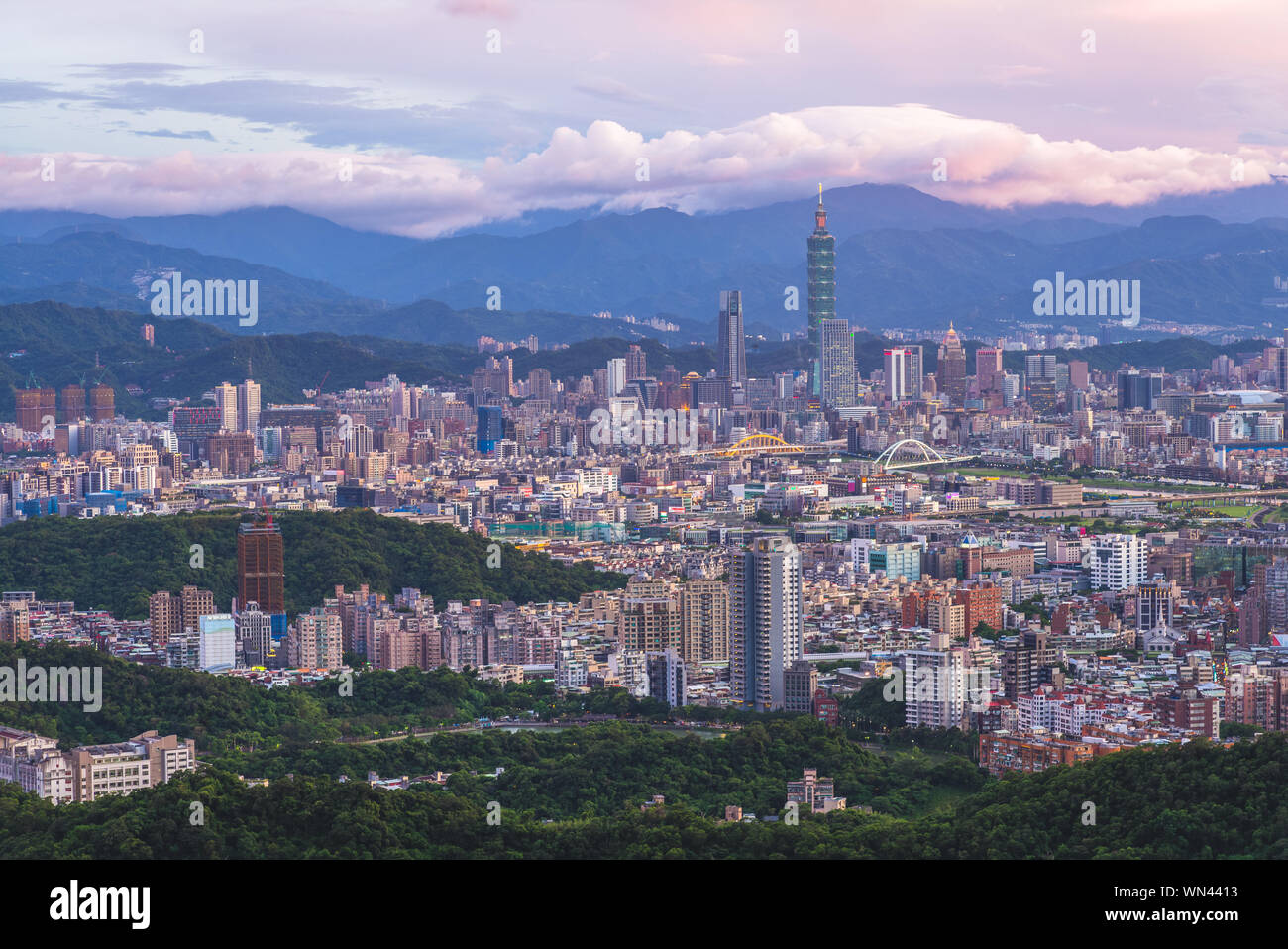 Paysage de nuit dans la ville de Taipei Banque D'Images