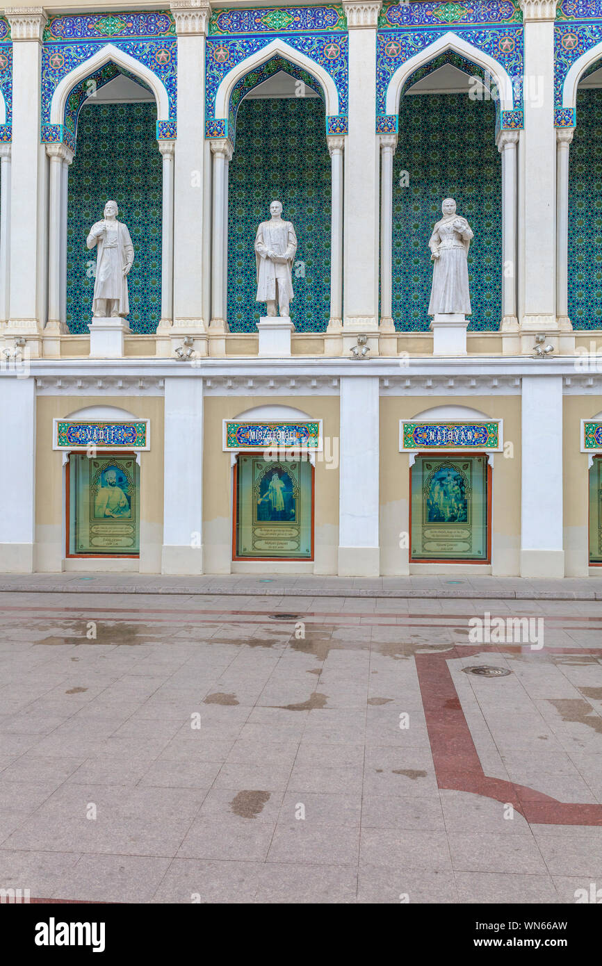 Musée de la littérature azerbaïdjanaise Nizami, statues de célèbres écrivains de l'Azerbaïdjan, Bakou, Azerbaïdjan Banque D'Images