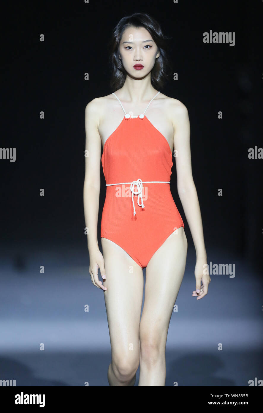 Beijing, Beijing, Chine. 12Th Mar, 2019. Beijing, Chine-Beijing fashion week's 100 ans maillot de conférence de presse est tenue au cube d'eau dans la soirée du 5 septembre 2019. Crédit : SIPA Asie/ZUMA/Alamy Fil Live News Banque D'Images