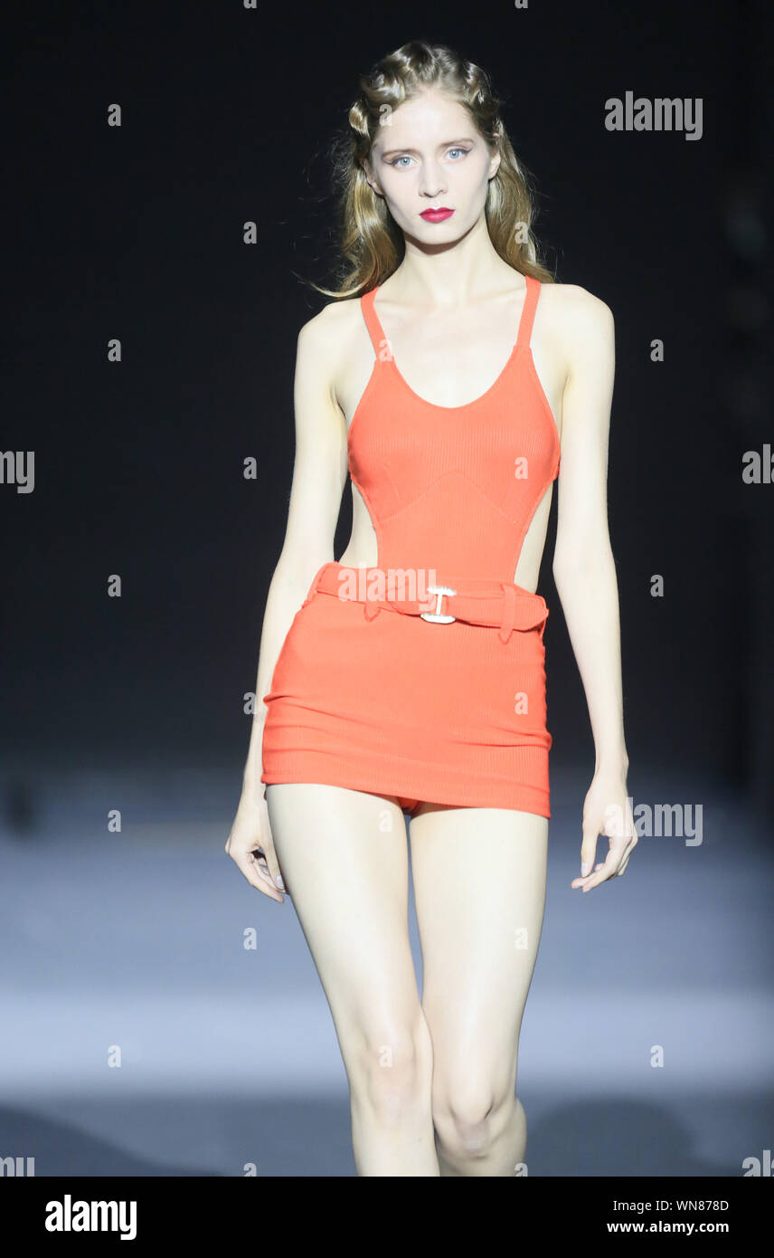 Beijing, Beijing, Chine. 12Th Mar, 2019. Beijing, Chine-Beijing fashion week's 100 ans maillot de conférence de presse est tenue au cube d'eau dans la soirée du 5 septembre 2019. Crédit : SIPA Asie/ZUMA/Alamy Fil Live News Banque D'Images