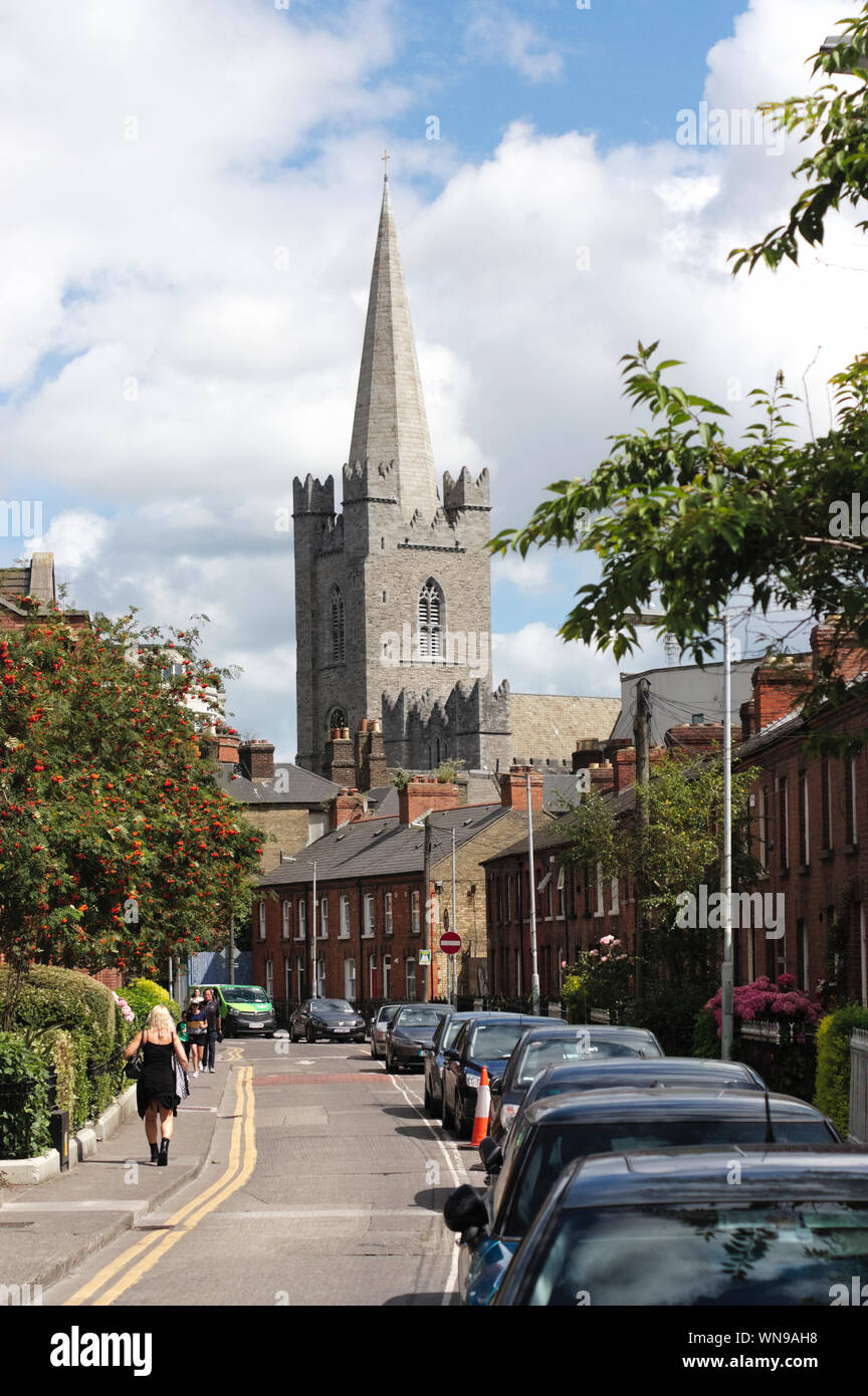 En regardant vers la cathédrale St Patrick à partir de la nouvelle ligne au sud, Dublin, Irlande Banque D'Images