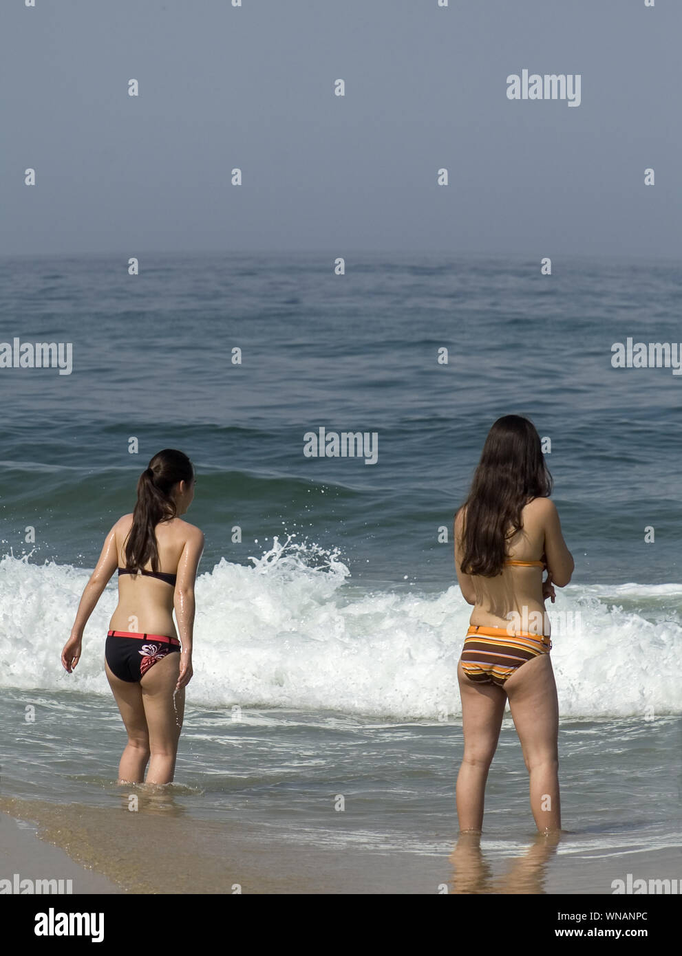 Les personnes bénéficiant de la plage et la mer à l'Atlantic coast resort de Biscarrosse. Département de l'Ariège. Le sud-ouest de la France. Banque D'Images