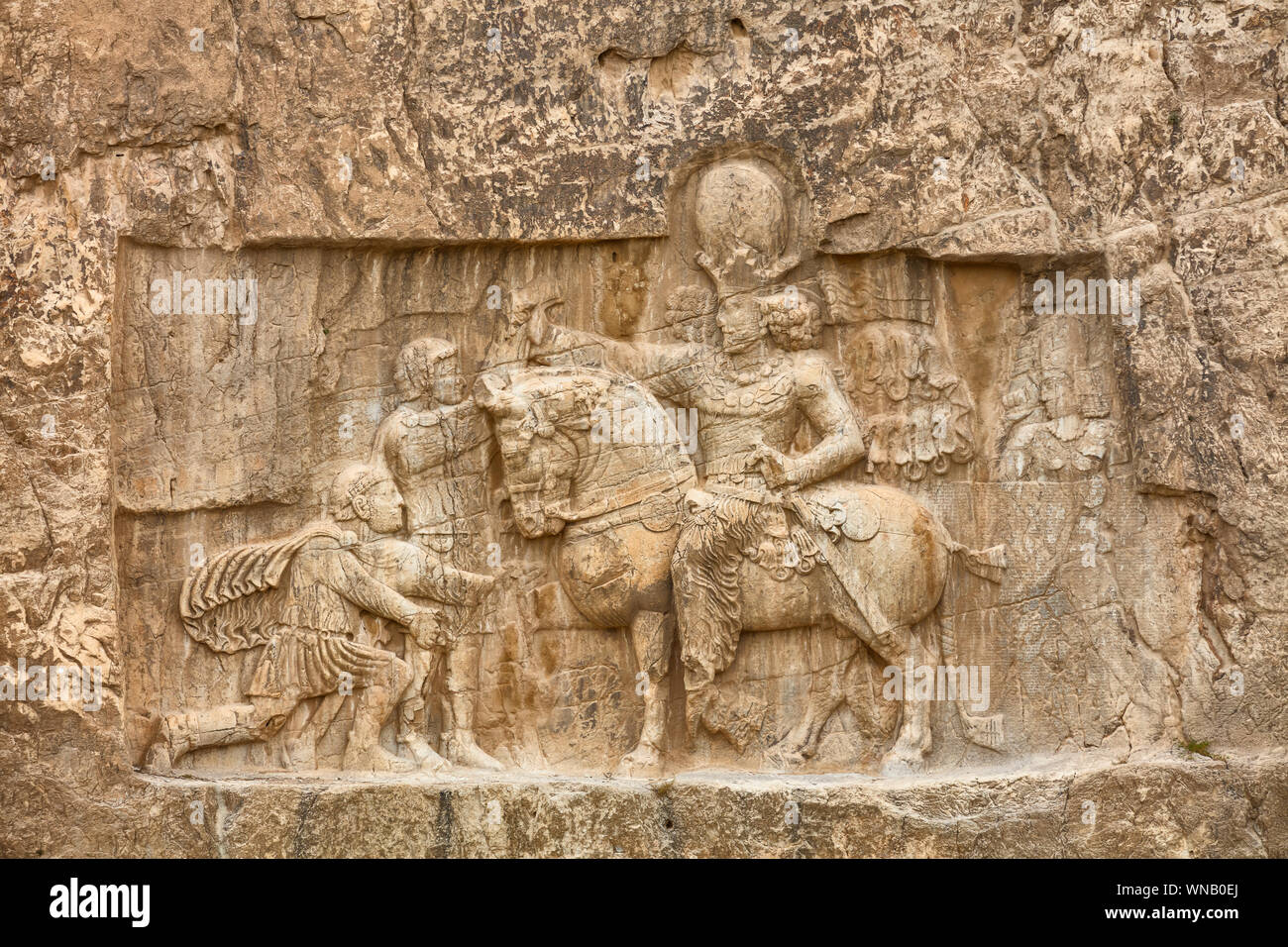 Triomphe de Shapur I sur l'empereur romain Valérien (241-272), l'allégement des Sassanides, de Naqsh-e Rostam, nécropole, la province du Fars, Iran Banque D'Images