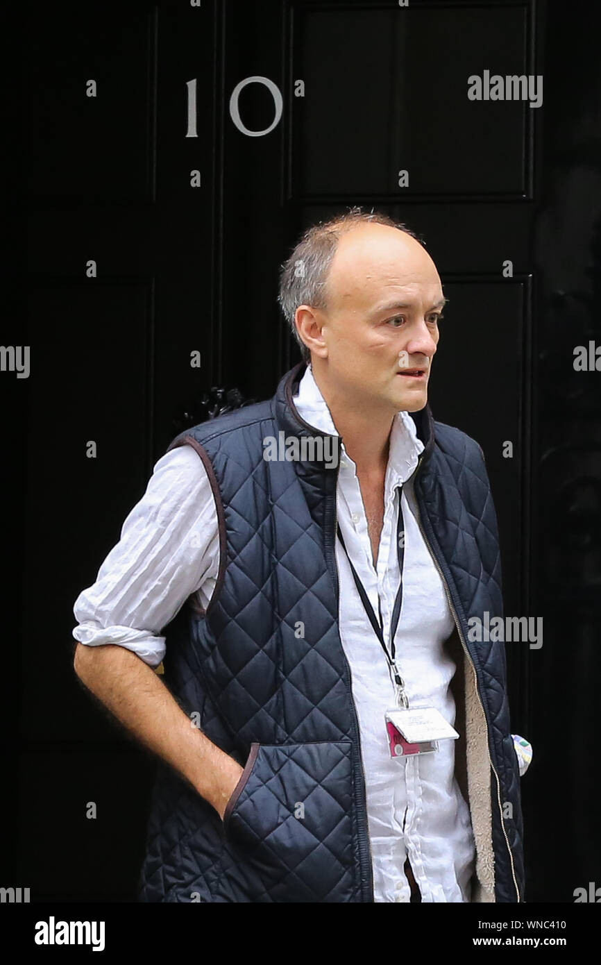 Londres, Royaume-Uni. 08Th Sep 2019. Conseiller spécial du Premier ministre britannique, Dominic Cummings sort de 10 Downing Street, à Londres. Credit : SOPA/Alamy Images Limited Live News Banque D'Images
